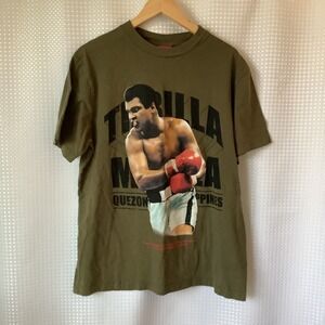 Shoe Palace Muhammad Ali "Thrilla in‎ Manila" graphic t-shirt.